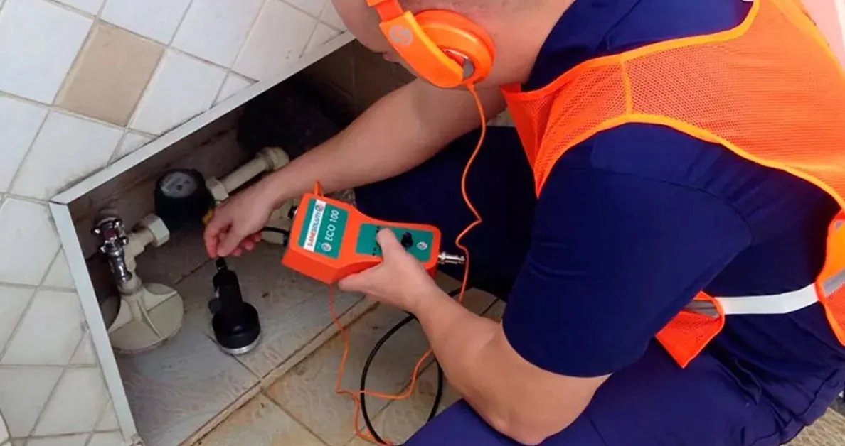 Caça vazamentos com geofone